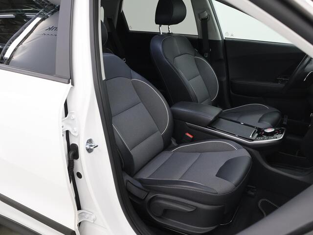 KIA e-Niro DynamicPlusLine 64 kWh | Panoramadak | Stoel/Stuurwielverwarming | Adaptieve Cruise Control | Keyless Go | LED Koplampen |