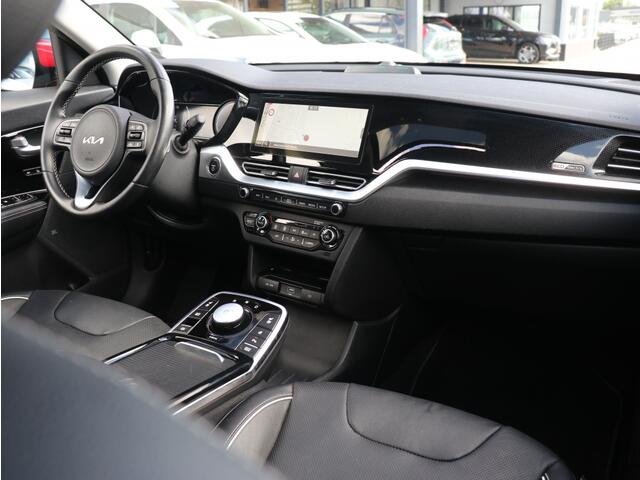 KIA e-Niro ExecutiveLine 64 kWh I 3-Fase I Schuifdak I Leder I JBL