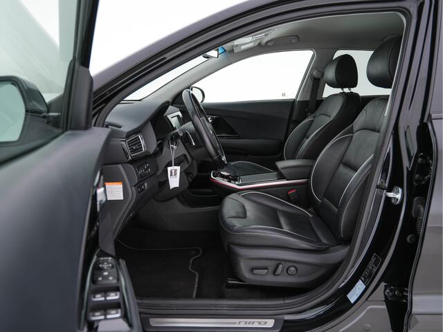 KIA e-Niro ExecutiveLine 64 kWh (INCL-BTW) Aut. *FULL-LEATHER | JBL-AUDIO | FULL-LED | NAVI-FULLMAP | DAB | ADAPTIVE-CRUISE | CAMERA | MEMORY-PACK | LANE-ASSIST | KEYLESS | DIGI-COCKPIT | TOWBAR | CCS-FASTLOADER | 17"ALU*