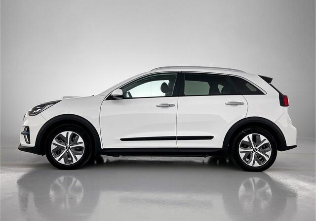 KIA e-Niro ExecutiveLine 64 kWh | Schuif-/kanteldak | 3-Fase | JBL | Stoelkoeling | Dodehoekdetector |