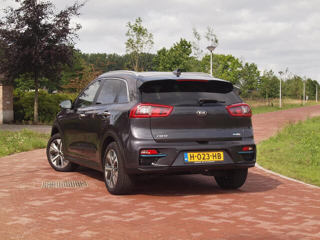 KIA e-Niro ExecutiveLine 64 kWh | Camera | Apple Carplay | Cruise Control | JBL | Leer |
