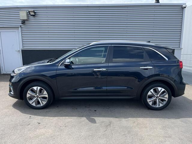 KIA e-Niro ExecutiveLine 64 kWh Navigatie, Dodehoekdetectie, Stoelkoeling, Stoelverwarming, Parkeersensoren voor + achter, Nieuw geleverd en dealeronderhouden, BTW-auto