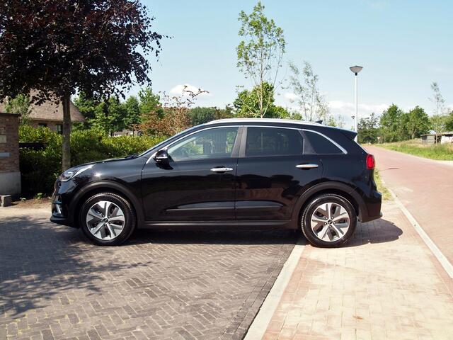 KIA e-Niro ExecutiveLine 64 kWh | Facelift | Camera | Apple Carplay | Cruise Control | JBL | Leer |