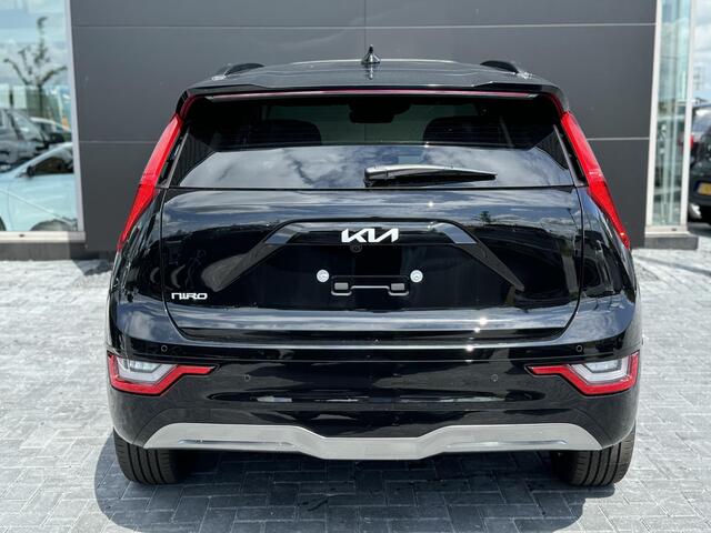 KIA e-Niro EV Plus 64.8 kWh Lease vanaf ¤599,- p/m! | VOORRAAD ACTIE! | Head-up display | Schuif/kantel dak | Stoelverwarming