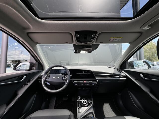 KIA e-Niro EV Plus 64.8 kWh Lease vanaf ¤599,- p/m! | VOORRAAD ACTIE! | Head-up display | Schuif/kantel dak | Stoelverwarming