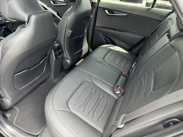 KIA e-Niro EV Plus 64.8 kWh Lease vanaf ¤599,- p/m! | VOORRAAD ACTIE! | Head-up display | Schuif/kantel dak | Stoelverwarming