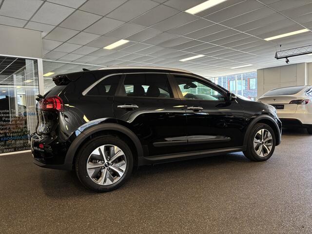 KIA e-Niro ExecutiveLine 64 kWh / Full Leer met klima / DAB+ / Apple Carplay / Navigatie / JBL sound / BLIS / Stuurverwarming / Camera - FULL -