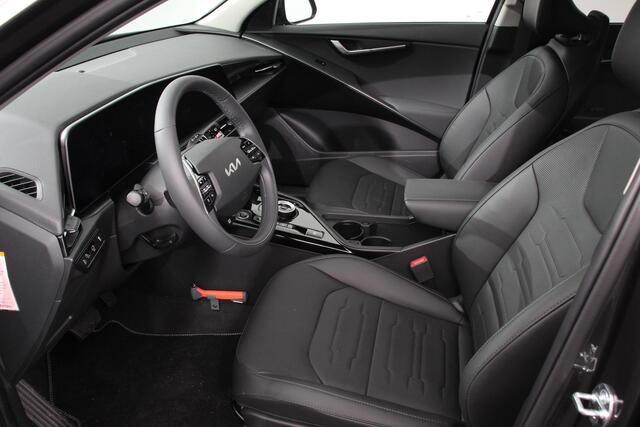 KIA e-Niro EV DynamicPlusLine 64.8 kWh | DEMO ! | Navigatie Half Leder Schuif-kantel dak Electrisch bedienbare achterklep DAB Led Camera Extra Getint Glas Lichtmetalen Velgen