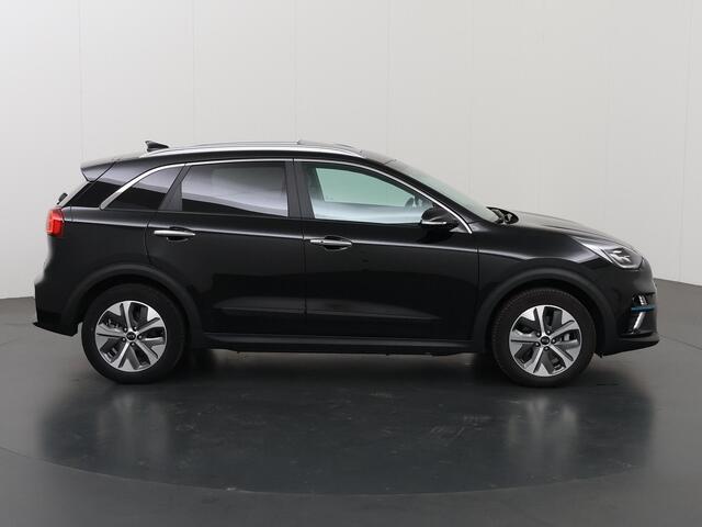 KIA e-Niro ExecutiveLine 64 kWh | Navigatie | Parkeercamera | Stoelverwarming/verkoeling | Keyless Go |
