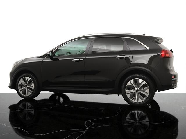 KIA e-Niro 64kWh ExecutiveLine 3 Fase - Lederen bekleding - Stoel- en stuurverwarming - Navigatie - Camera - JBL - Fabrieksgarantie tot 04-2027