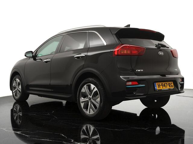 KIA e-Niro 64kWh ExecutiveLine 3 Fase - Lederen bekleding - Stoel- en stuurverwarming - Navigatie - Camera - JBL - Fabrieksgarantie tot 04-2027