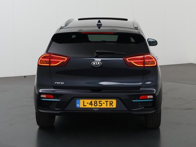 KIA e-Niro ExecutiveLine 64 kWh | Panoramadak | Lederen Bekleding | JBL Audio | Dodehoekdetectie | Stoel/Stuurwielverwarming | Stoelventilatie | Elektrisch bedienbare bestuurdersstoel met geheugenfunctie