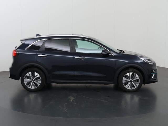 KIA e-Niro ExecutiveLine 64 kWh | Panoramadak | Lederen Bekleding | JBL Audio | Dodehoekdetectie | Stoel/Stuurwielverwarming | Stoelventilatie | Elektrisch bedienbare bestuurdersstoel met geheugenfunctie