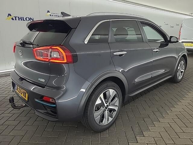 KIA e-Niro ExecutiveLine 64 kWh (204 PK) 1e-Eig. & Dealer-Onderh. BOVAG-Garantie. NL-Auto. Leer, Warmtepomp, Trekhaak, Navigatie/Apple-Carplay/Android-Auto, Adaptive-Cruisecontrol, Keyless-Entry/Start, Parkeersensoren-V+A, Achterui Stuurverwarming, Premium-Audio, DA