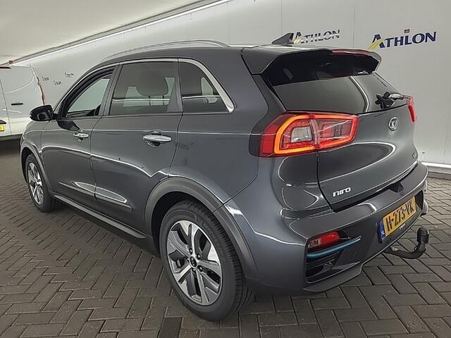 KIA e-Niro ExecutiveLine 64 kWh (204 PK) 1e-Eig. & Dealer-Onderh. BOVAG-Garantie. NL-Auto. Leer, Warmtepomp, Trekhaak, Navigatie/Apple-Carplay/Android-Auto, Adaptive-Cruisecontrol, Keyless-Entry/Start, Parkeersensoren-V+A, Achterui Stuurverwarming, Premium-Audio, DA