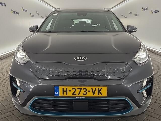 KIA e-Niro ExecutiveLine 64 kWh (204 PK) 1e-Eig. & Dealer-Onderh. BOVAG-Garantie. NL-Auto. Leer, Warmtepomp, Trekhaak, Navigatie/Apple-Carplay/Android-Auto, Adaptive-Cruisecontrol, Keyless-Entry/Start, Parkeersensoren-V+A, Achterui Stuurverwarming, Premium-Audio, DA
