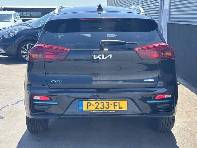 KIA e-Niro DynamicLine 64 kWh Navigatie, Nieuw geleverd en dealeronderhouden, 1e eign. Climate control, Adaptieve cruise control