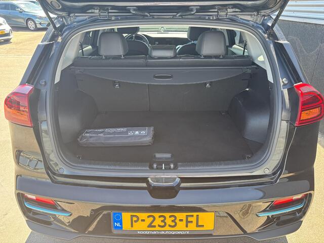 KIA e-Niro DynamicLine 64 kWh Navigatie, Nieuw geleverd en dealeronderhouden, 1e eign. Climate control, Adaptieve cruise control