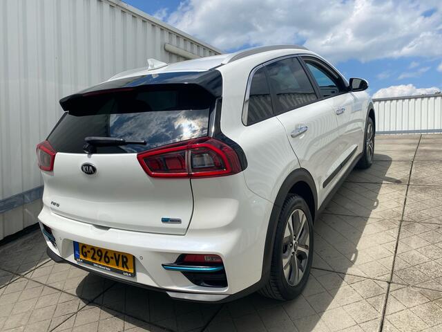 KIA e-Niro ExecutiveLine 64 kWh | Leder | Navigatie | Stoelverwarming | Info Bas: 0492-588982