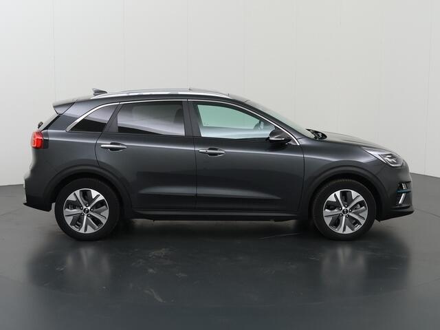 KIA e-Niro ExecutiveLine 64 kWh | Panoramadak | Lederen Bekleding | JBL Audio | Dodehoekdetectie | Stoel/Stuurwielverwarming | Stoelventilatie | Elektrisch bedienbare bestuurdersstoel met geheugenfunctie