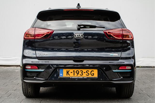 KIA e-Niro DynamicPlusLine 64 kWh Schuifdak/ Stoelverwarming/ Camera/ Carplay/ Navigatie/ Full led