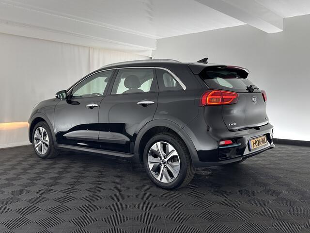 KIA e-Niro DynamicLine 64 kWh [ 3-Fase ] (INCL.BTW) Aut. *LEATHER-MICROFIBRE | NAVI-FULLMAP | AMBIENT-LIGHT | DAB+ | ADAPTIVE-CRUISE | CAMERA | COMFORT-SEATS | KEYLESS | DIGI-COCKPIT | SHIFT-PADDLES | HEATED-SEATS | CARPLAY | LANE-