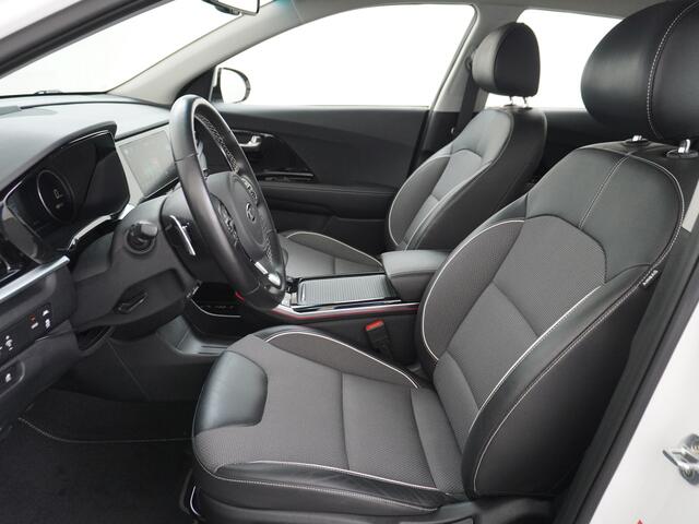KIA e-Niro DynamicLine 64kWh 204pk Automaat Navi Auto-Pilot Adaptive-Cruise+stop&go Warmtepomp Apple Carplay Android Auto Pdc Led Ecc Keyless Lmv 17" Lane Assist Keyless-go Dwarsverkeerwaarsching Rijstrooksensor met correctie Origin.NLse auto ¤ 44.000 nieuw