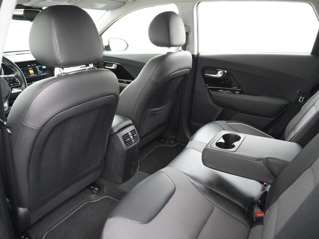KIA e-Niro DynamicLine 64kWh 204pk Automaat Navi Auto-Pilot Adaptive-Cruise+stop&go Warmtepomp Apple Carplay Android Auto Pdc Led Ecc Keyless Lmv 17" Lane Assist Keyless-go Dwarsverkeerwaarsching Rijstrooksensor met correctie Origin.NLse auto ¤ 44.000 nieuw