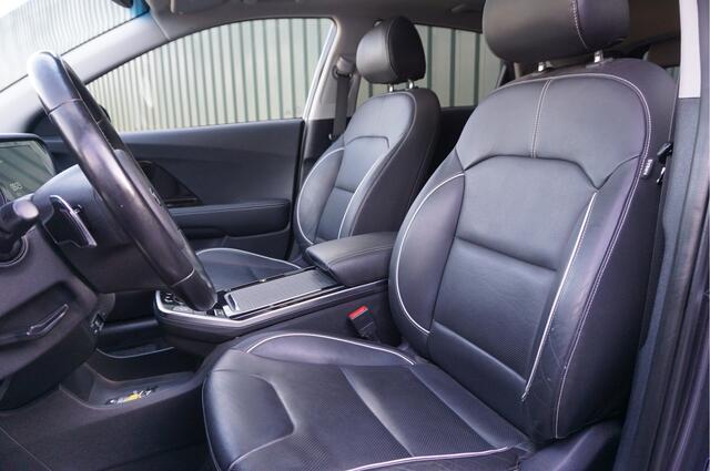 KIA e-Niro ExecutiveLine 64 kWh + Leer/ Trekhaak/ Carplay/ 470km range/ Schuifdak/ Garantie!