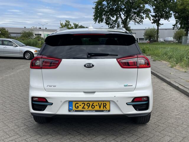 KIA e-Niro ExecutiveLine 64 kWh | Leder | Navigatie | Stoelverwarming | Info Bas: 0492-588982