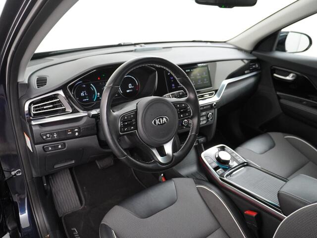 KIA e-Niro DynamicLine 64kWh Warmtepomp Apple Carplay Android Auto Adaptieve Cruise Control Navi Ecc Camera Pdc DAB Stoelverwarming Stuurverwarming Kia Live Lmv 1e Eigenaar 100% Dealeronderhouden