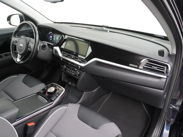 KIA e-Niro DynamicLine 64kWh Warmtepomp Apple Carplay Android Auto Adaptieve Cruise Control Navi Ecc Camera Pdc DAB Stoelverwarming Stuurverwarming Kia Live Lmv 1e Eigenaar 100% Dealeronderhouden