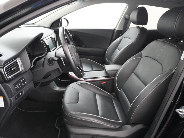 KIA e-Niro ExecutiveLine 64kWh Leder JBL®-Sound Warmtepomp Stoelverwarming/Ventilatie Adaptive Cruise Control Navi Ecc Camera Stuurverwarming Rijstrooksensor Privacy Glas Led 1e Eigenaar Origineel Nederlandse Auto