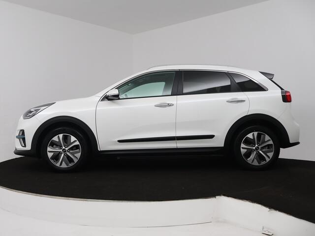 KIA e-Niro DynamicPlusLine 64 kWh | Parkeerhulp voor- en achter | Navigatiesysteem | 3-fase | Nederlandse Auto | NAP |
