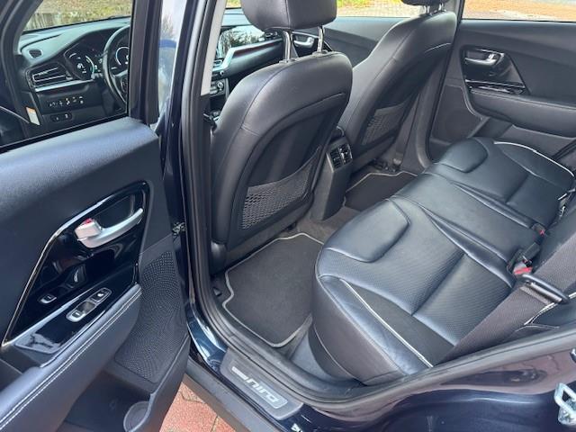 KIA e-Niro EXECUTIVELINE 64KWH 3 FASEN/ACARPLAY/LEER/LED/CAM/FABRIEKSGARANTIE
