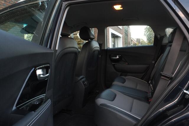 KIA e-Niro DynamicLine 64 kWh Achteruitrijcamera, Warmtepomp, SOH 94%