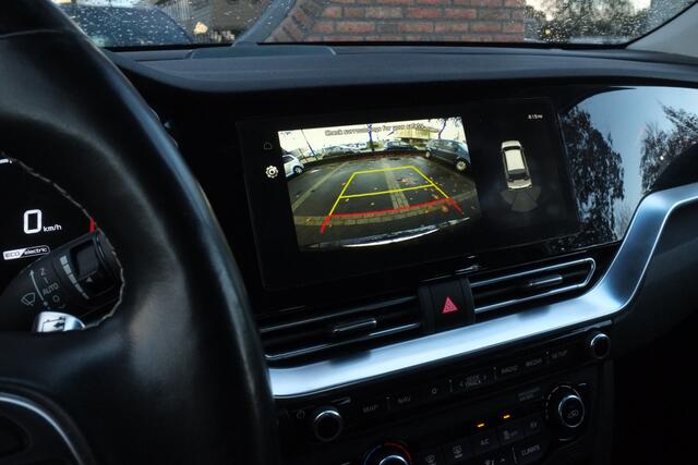 KIA e-Niro DynamicLine 64 kWh Achteruitrijcamera, Warmtepomp, SOH 94%