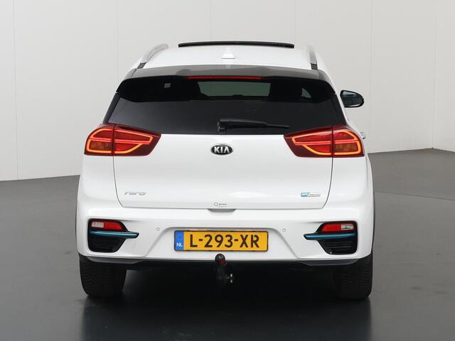 KIA e-Niro DynamicPlusLine 64 kWh | Trekhaak | Panoramadak | Stoel/Stuurwielverwarming | Adaptieve Cruise Control | Keyless Go | LED Koplampen |