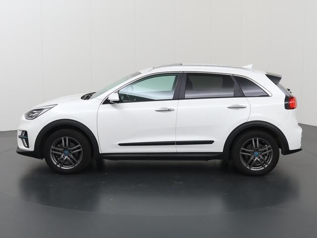 KIA e-Niro DynamicPlusLine 64 kWh | Trekhaak | Panoramadak | Stoel/Stuurwielverwarming | Adaptieve Cruise Control | Keyless Go | LED Koplampen |