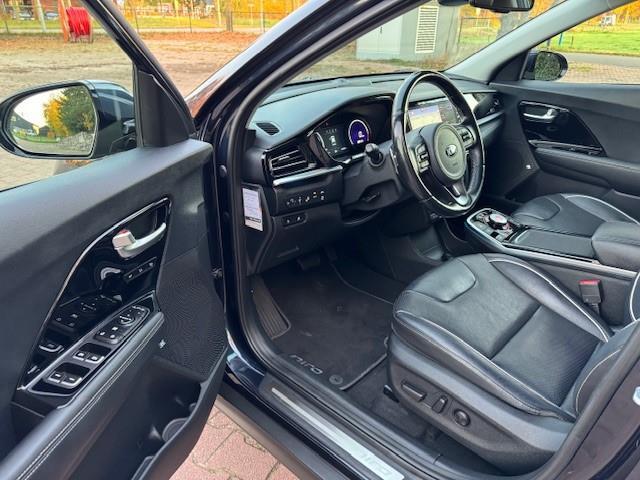 KIA e-Niro EXECUTIVELINE 64KWH 3FASEN/ACARPLAY/LEER/LED/FABRIEKSGARANTIE