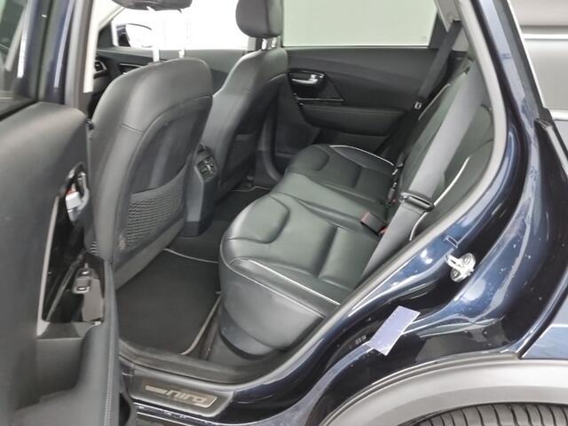 KIA e-Niro ExecutiveLine 64 kWh (204 PK) 1e-Eig. & Dealer-Onderh. BOVAG-Garantie. NL-Auto..