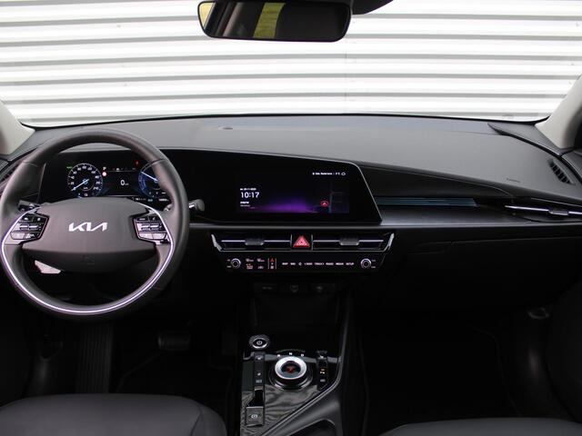 KIA e-Niro EV Light Advanced 64.8 kWh | Stuur-/stoelverwarming | Camera | Cruise adapt. | 17" LM | Clima | Navi | 17% bijtelling |
