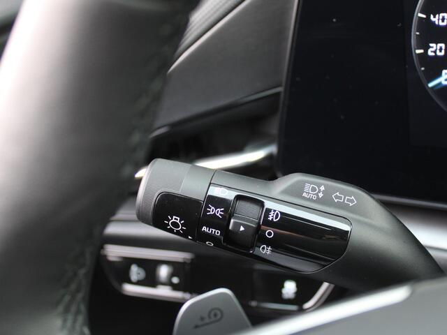 KIA e-Niro EV Light Advanced 64.8 kWh | Stuur-/stoelverwarming | Camera | Cruise adapt. | 17" LM | Clima | Navi | 17% bijtelling |
