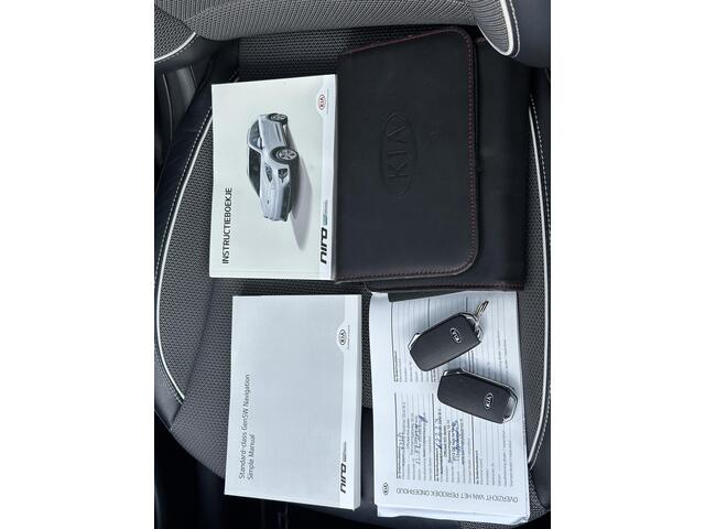 KIA e-Niro DynamicPlusLine 64 kWh / Schuif-kanteldak / Trekhaak / Wamtepomp / 3fase /