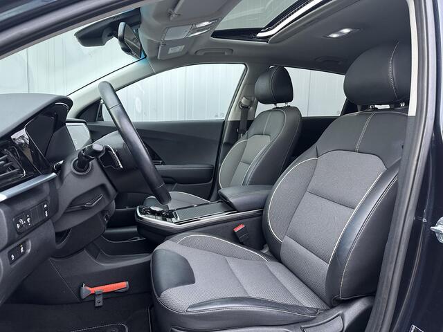 KIA e-Niro DynamicPlusLine 64 kWh / Schuif-kanteldak / Trekhaak / Wamtepomp / 3fase /