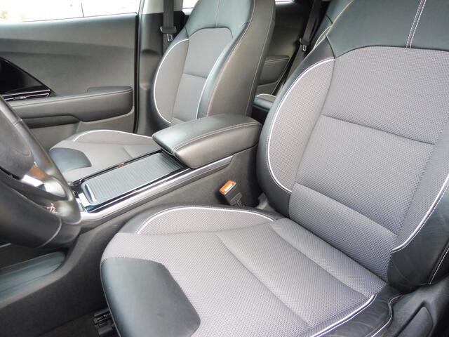 KIA e-Niro DynamicLine 64 kWh 3 Fase S.O.H. 100% LED | Keyless | Stof\leer | LMV 17" | Camera | NL auto | Géén afleverkosten