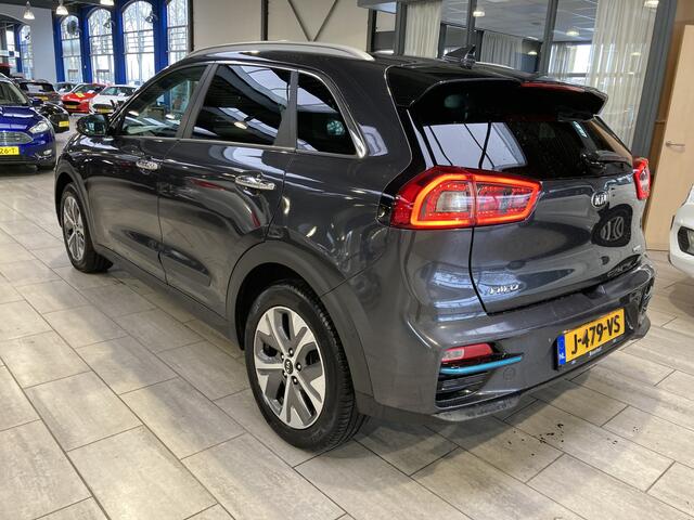 KIA e-Niro ExecutiveLine 204 pk 64 kWh | Leer | JBL | Camera | Adapt. cruise | El. verst. stoel + geh. | LED | 1e eig. |