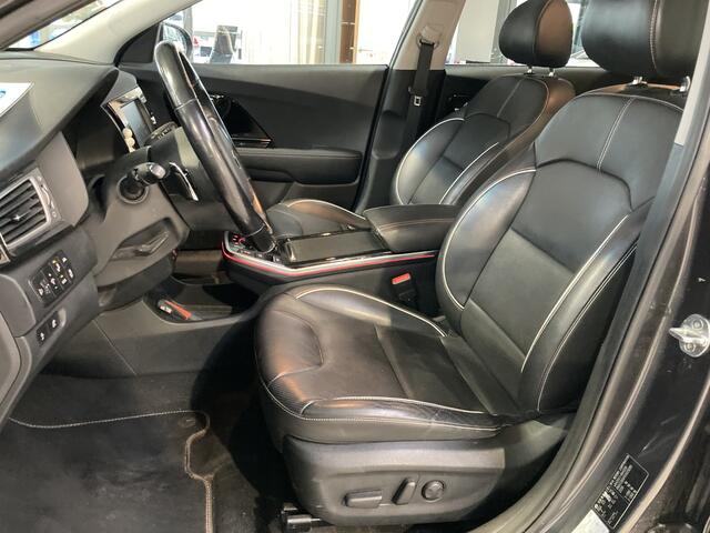 KIA e-Niro ExecutiveLine 204 pk 64 kWh | Leer | JBL | Camera | Adapt. cruise | El. verst. stoel + geh. | LED | 1e eig. |