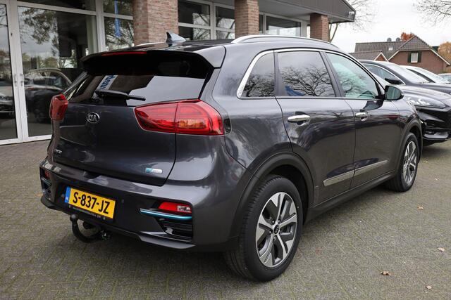 KIA e-Niro ComfortLine 64 kWh TREKHAAK-AFN CAMERA CARPLAY HALF-LEER ELEC.STOEL DAB ADAPTIVE-CRUISE CLIMA NAVI 2XPDC 17''LMV