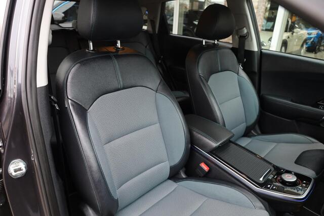 KIA e-Niro ComfortLine 64 kWh TREKHAAK-AFN CAMERA CARPLAY HALF-LEER ELEC.STOEL DAB ADAPTIVE-CRUISE CLIMA NAVI 2XPDC 17''LMV